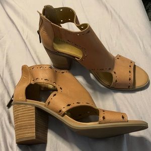 NWOT Lucky Brand leather ankle boots